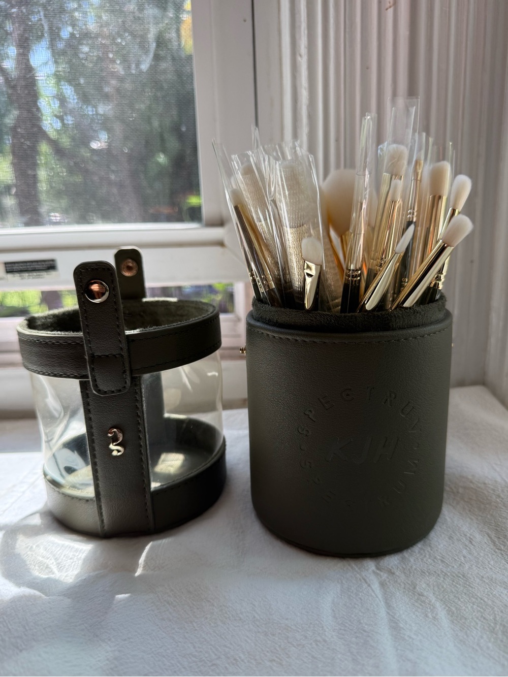 Spectrum x KJH 25 Piece Brush Set (24 brushes + microfiber cloth)